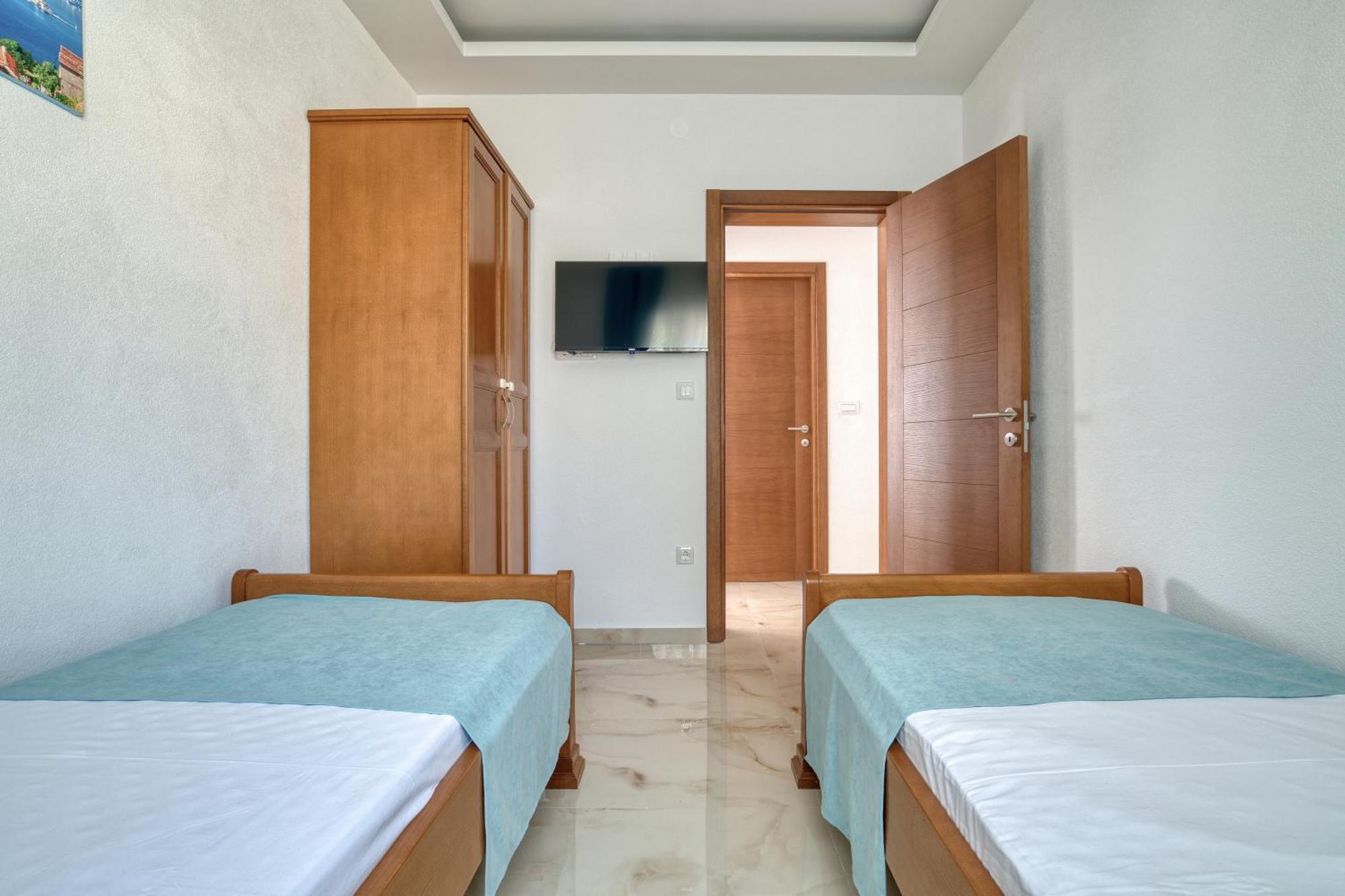 Apartments Ljubica Херцег Нови Екстериор снимка