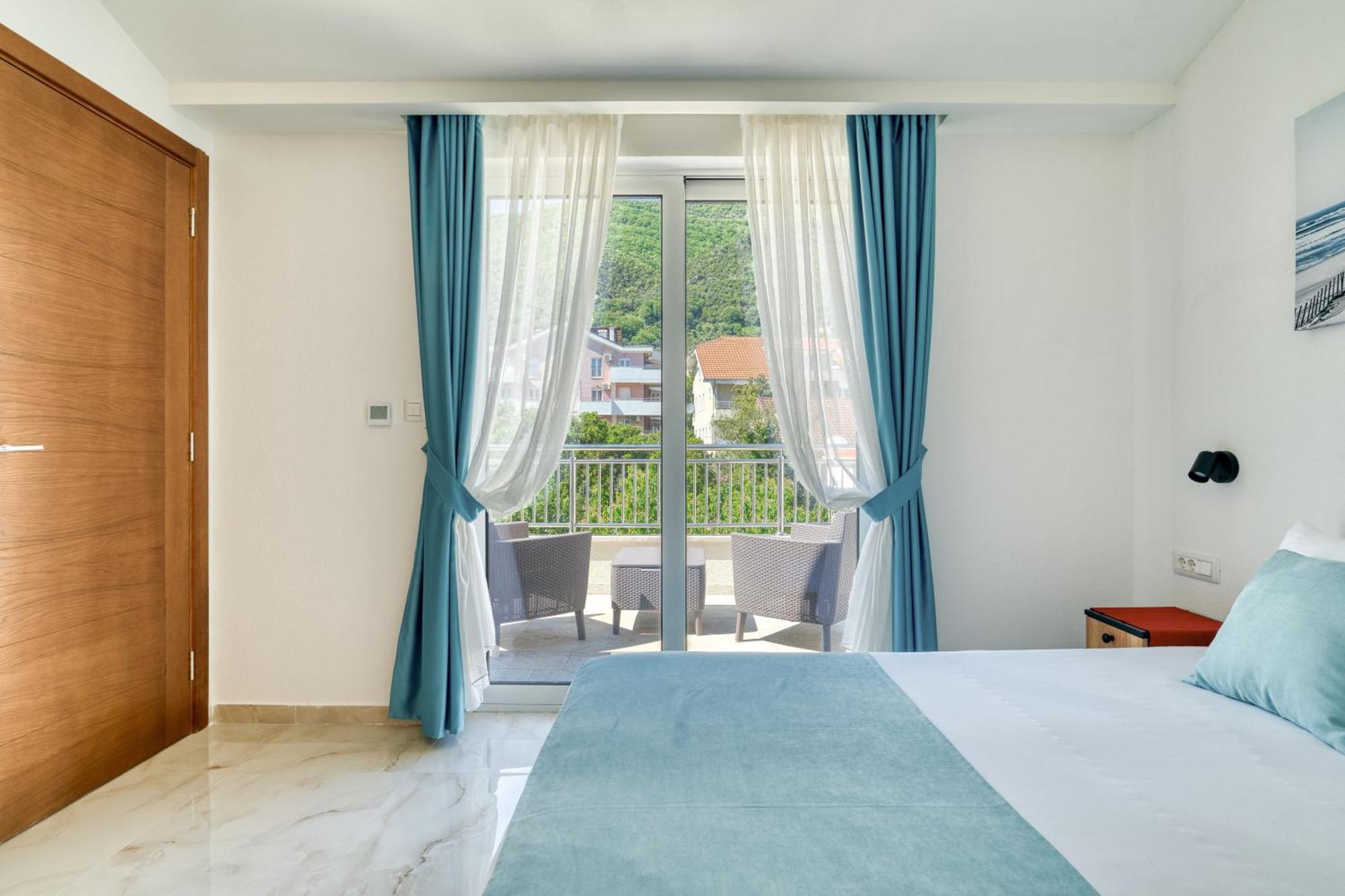 Apartments Ljubica Херцег Нови Екстериор снимка