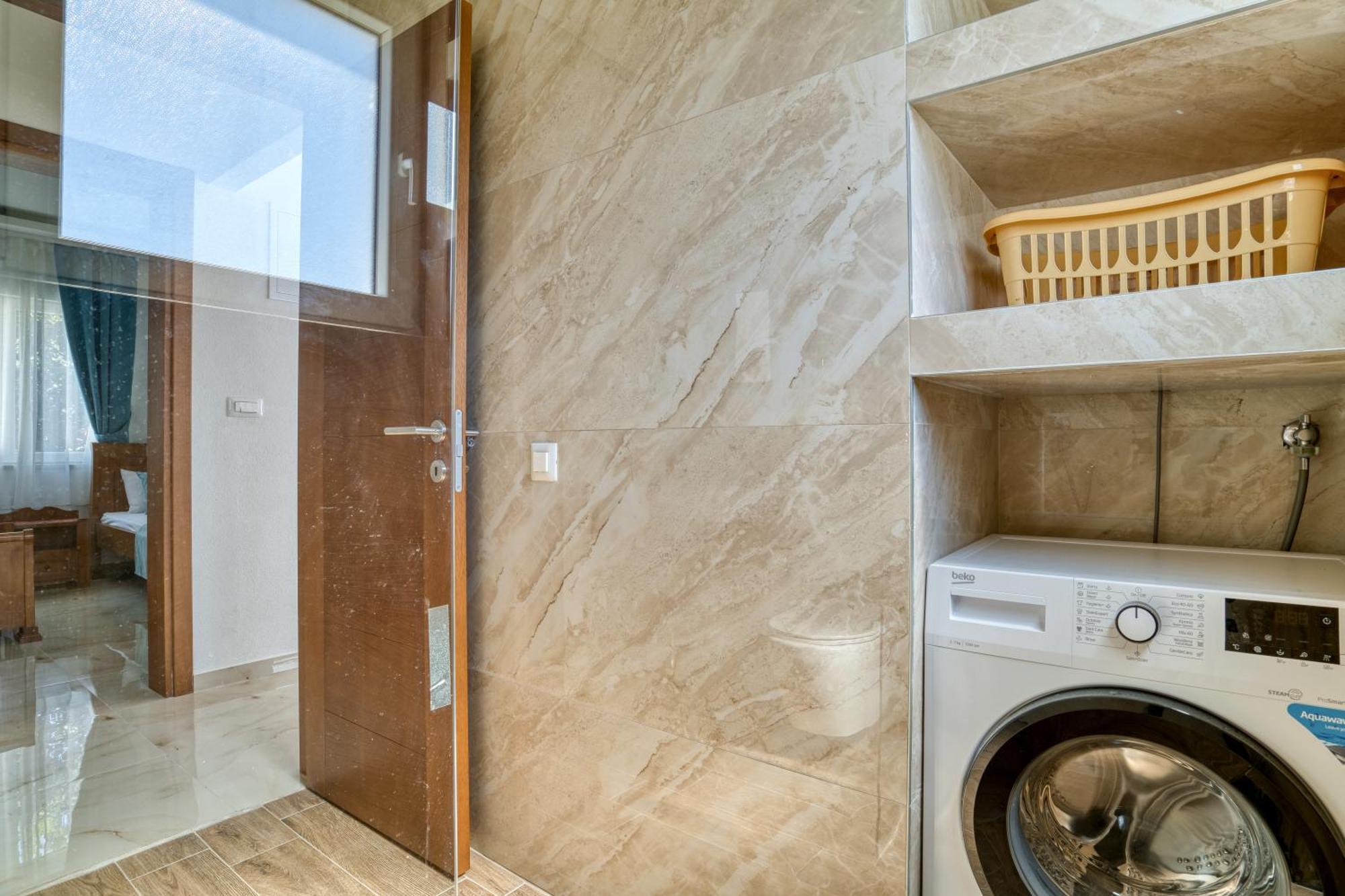 Apartments Ljubica Херцег Нови Екстериор снимка