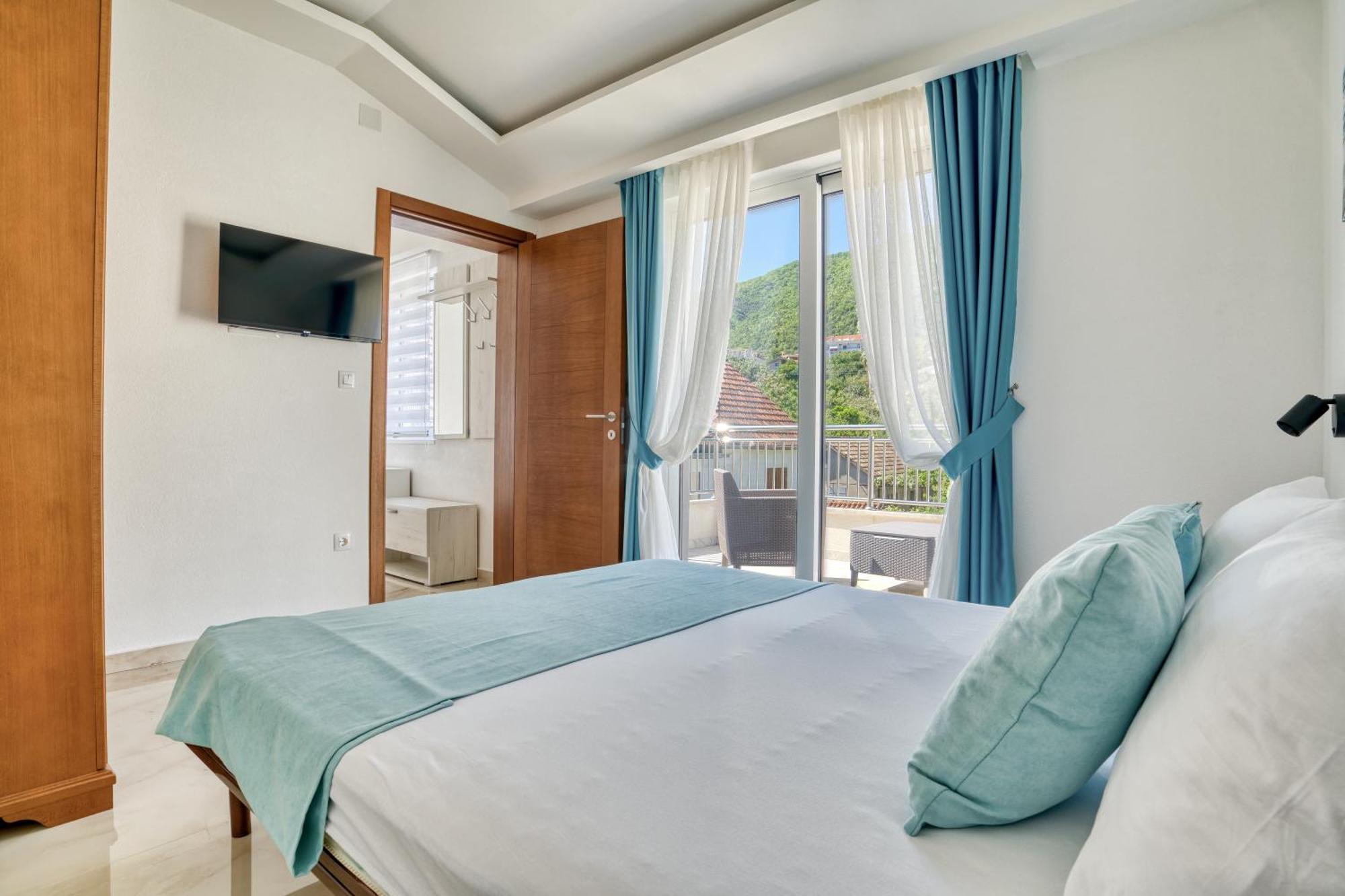 Apartments Ljubica Херцег Нови Екстериор снимка
