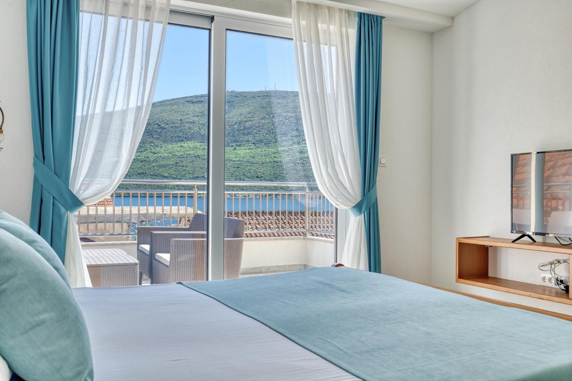 Apartments Ljubica Херцег Нови Екстериор снимка